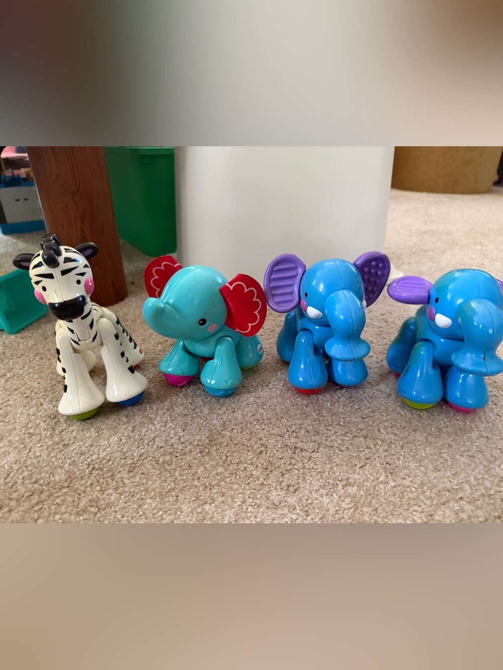 Click Clack Fisher Price 3 Elephants 1 Zebra